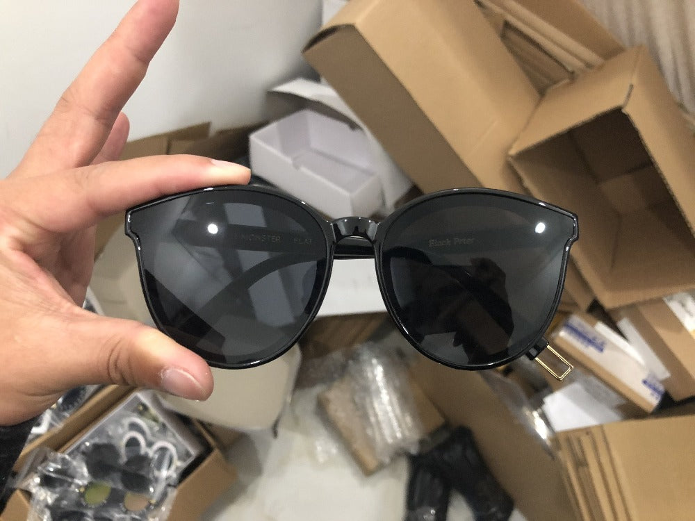 Fashionable plastic sunglasses - Amazhona 