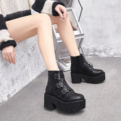 Lady Japanese Harajuku Punk Bat Buckle Gothic Style Short Boots - Amazhona 