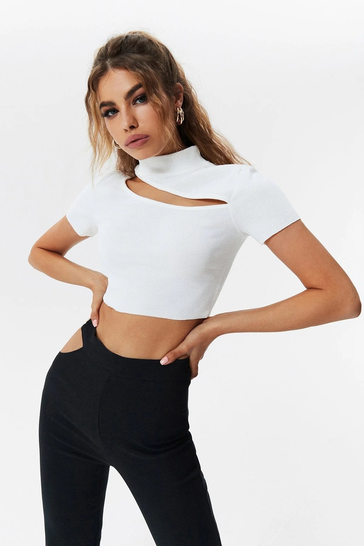 Navel Cutout Short-sleeved Top - Amazhona 