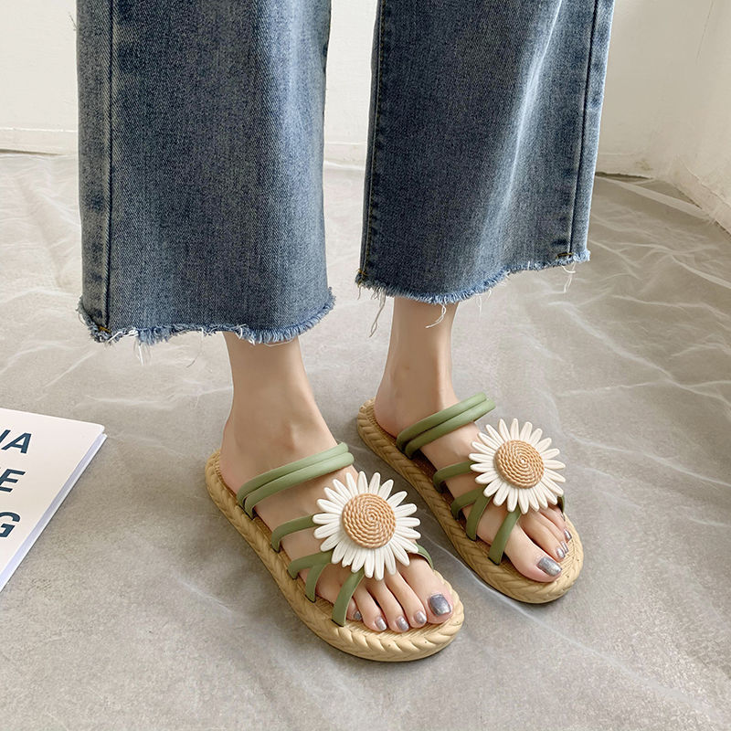 All-match Outer Wear Student Fairy Style Flat Sandals And Slippers With Small Wrinkle Chrysanthemum - Amazhona 