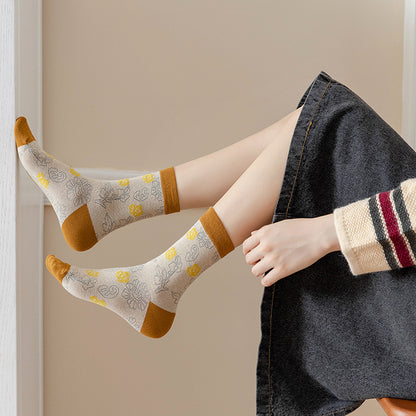 Women's Fashionable And Versatile Retro Mid-calf Socks - Amazhona 