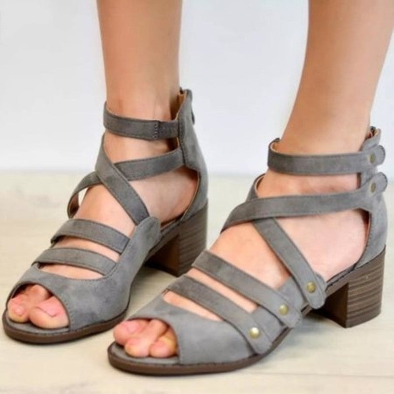 Oversized stud sandals - Amazhona 