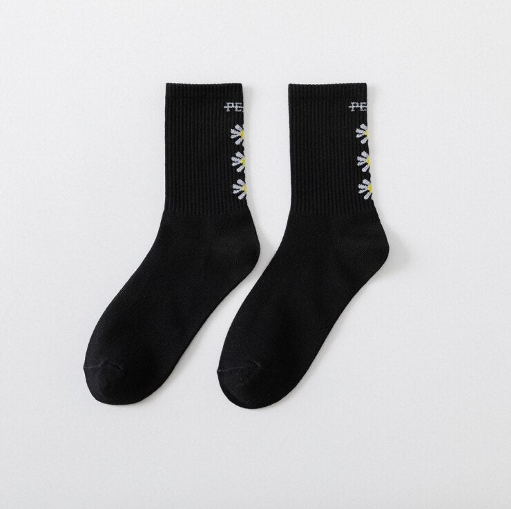 Black And White Sports Socks Broken Head Bear Neutral Men And Women Socks Trendy Socks Net Celebrity Vibrato  Explosion Hot Sale - Amazhona 