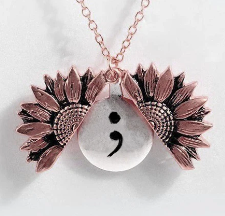 Sunflower Double-layer Lettering Necklace - Amazhona 