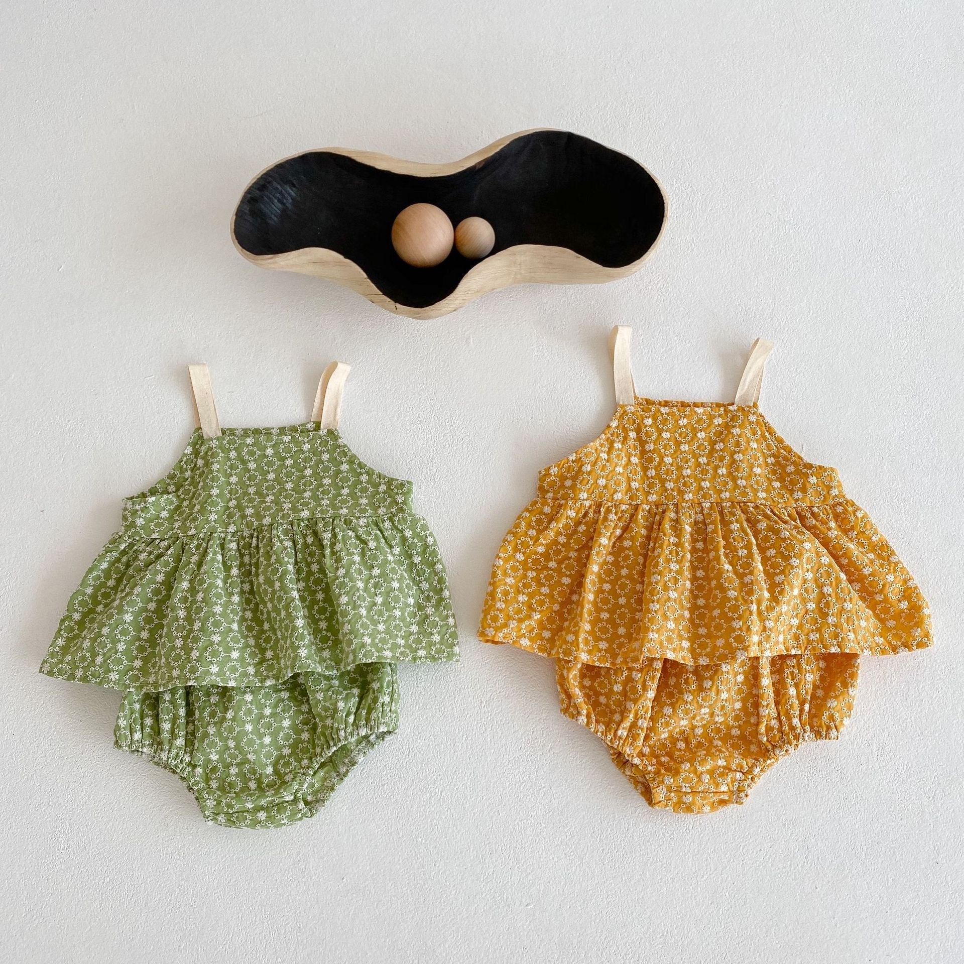 Two-piece Baby Girl Suit With Jacquard Blouse Suspenders Bread Pants - Amazhona 